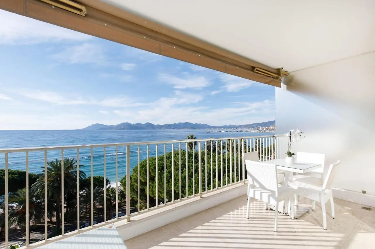 On La Croisette Deluxe 2 Bedrooms 2 Baths Cannes