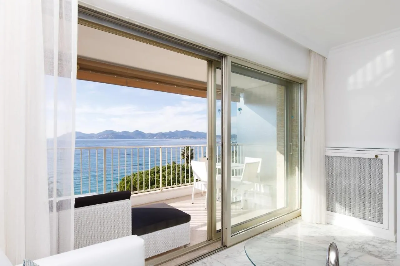 On La Croisette Deluxe 2 Bedrooms 2 Baths Cannes