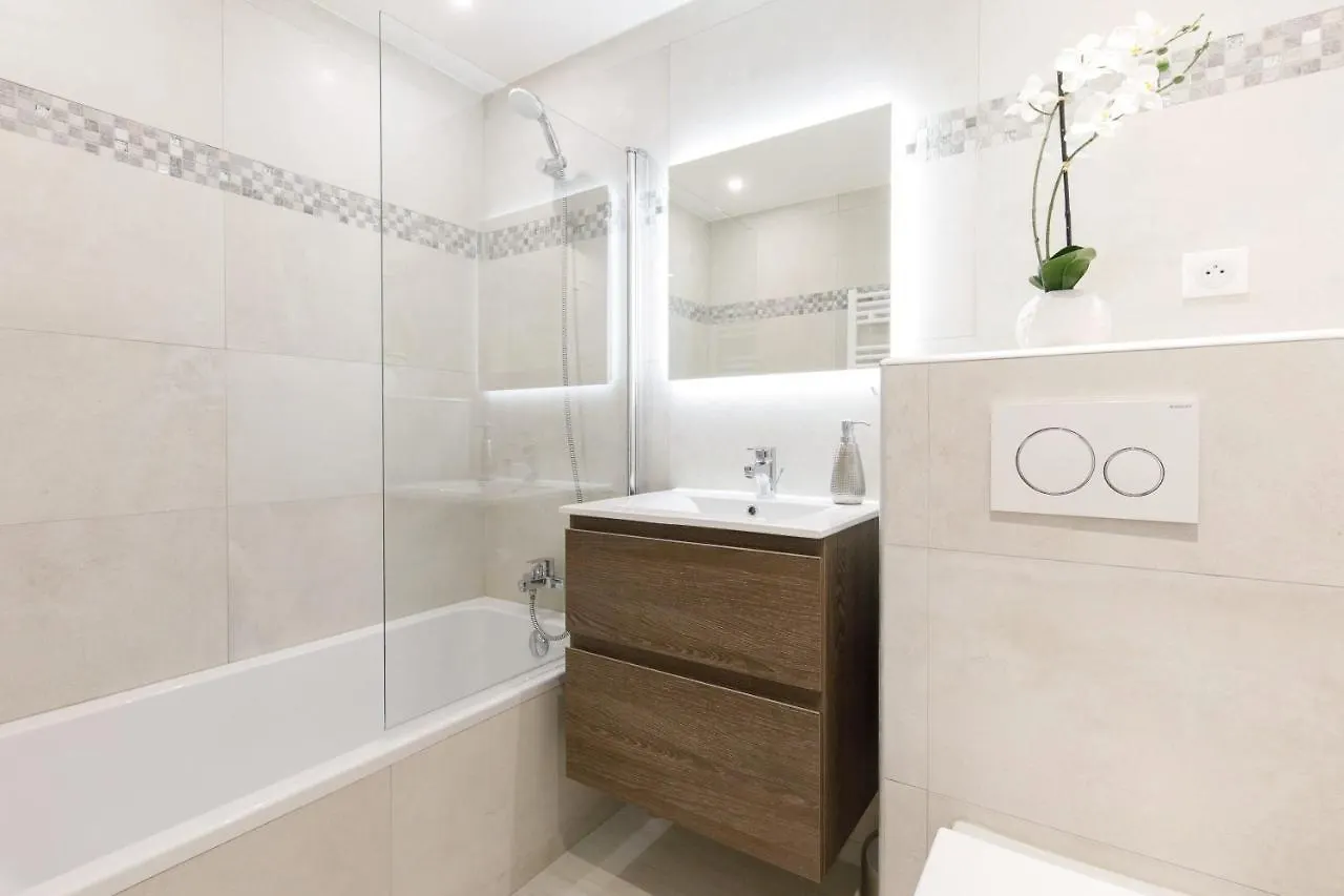 On La Croisette Deluxe 2 Bedrooms 2 Baths Cannes 0*,