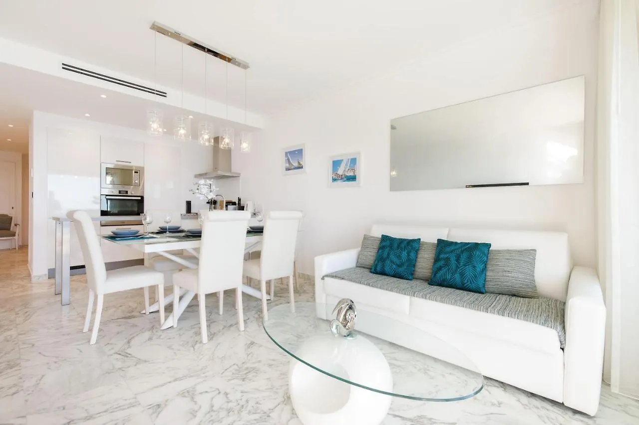 On La Croisette Deluxe 2 Bedrooms 2 Baths Cannes